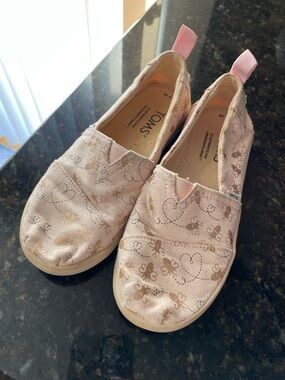 Girls TOMS Bee Mine Alpargata